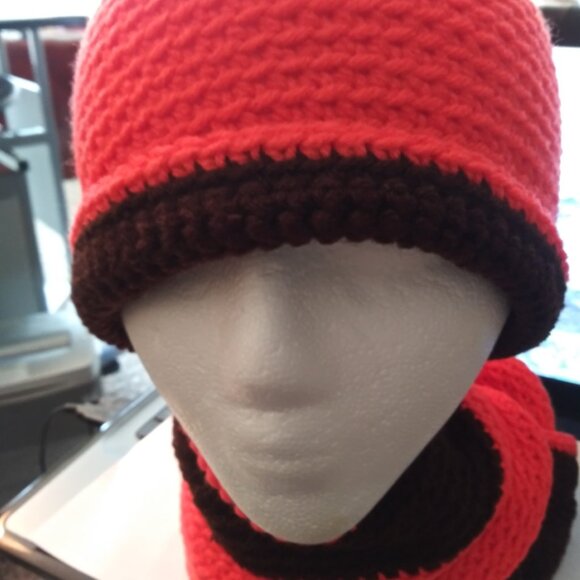 BENNIE & NECK SCARF SET - Picture 4 of 4